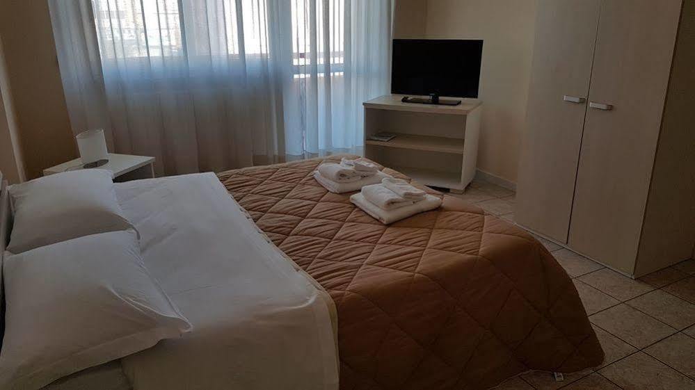 Quarantadue Quindici Hotel Termoli Buitenkant foto