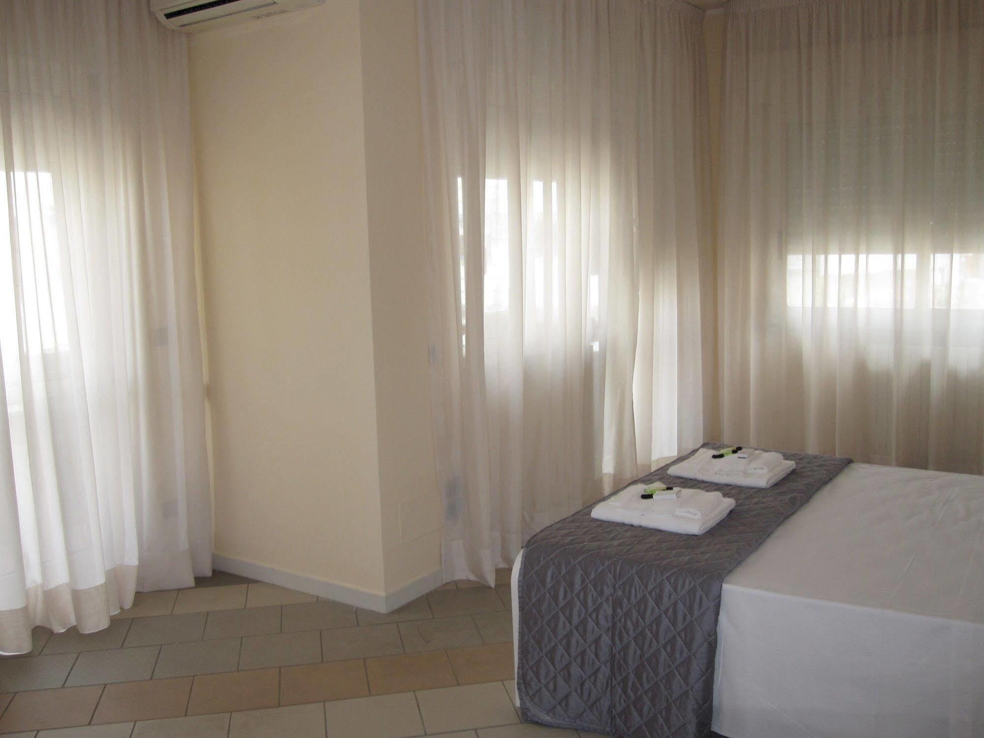 Quarantadue Quindici Hotel Termoli Buitenkant foto