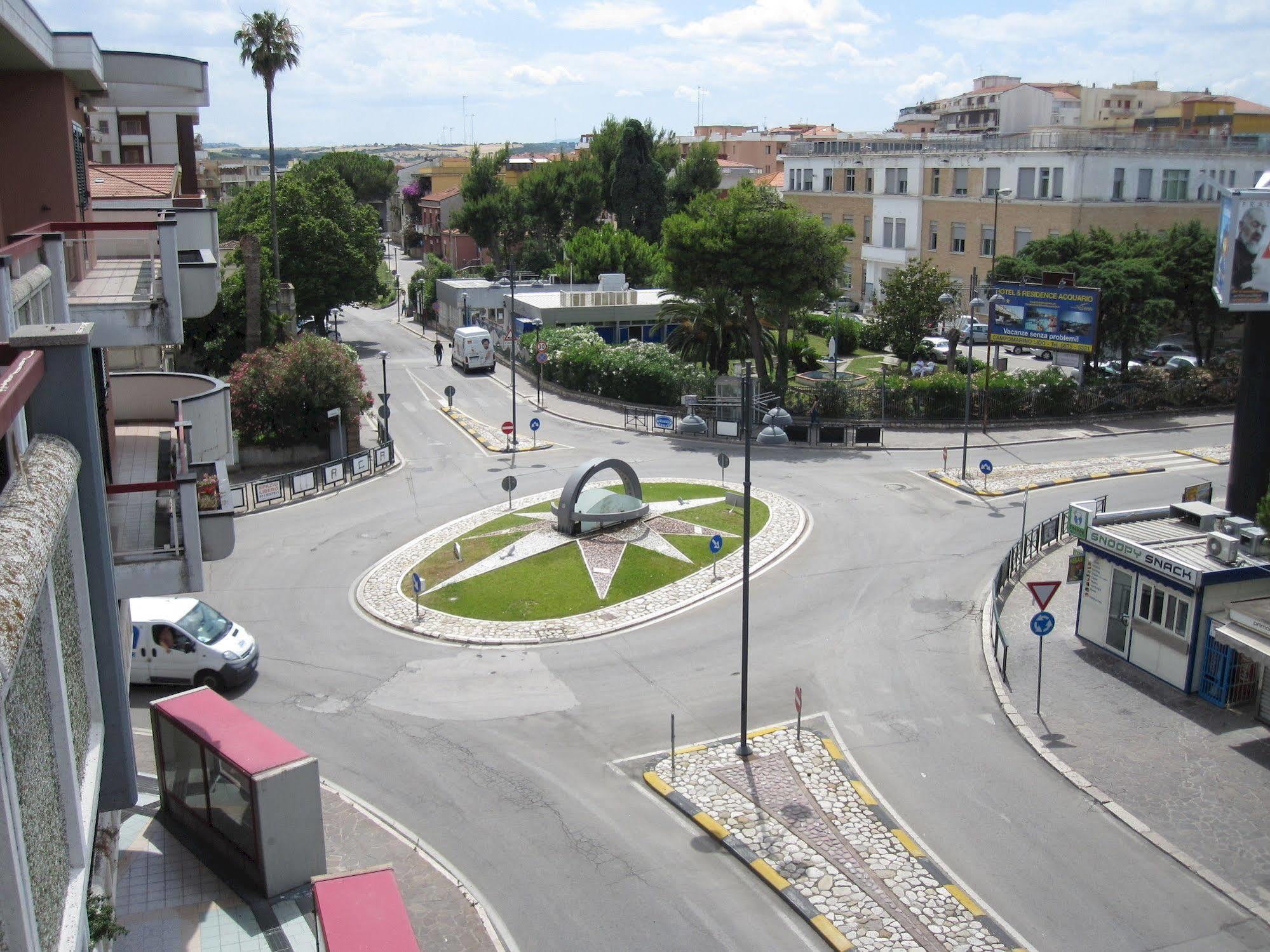 Quarantadue Quindici Hotel Termoli Buitenkant foto