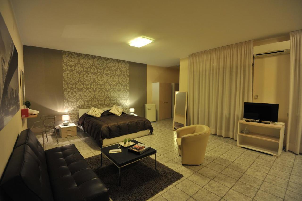 Quarantadue Quindici Hotel Termoli Buitenkant foto