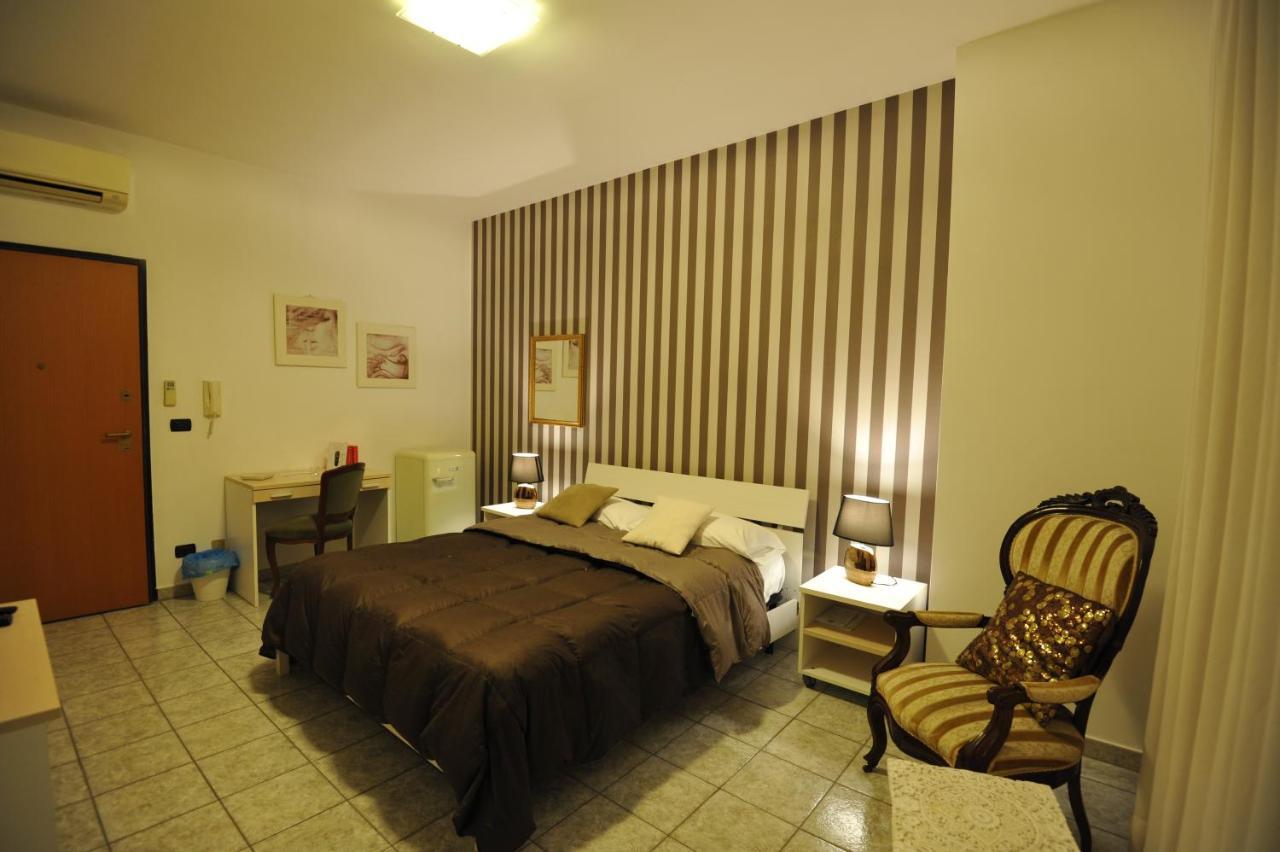 Quarantadue Quindici Hotel Termoli Buitenkant foto