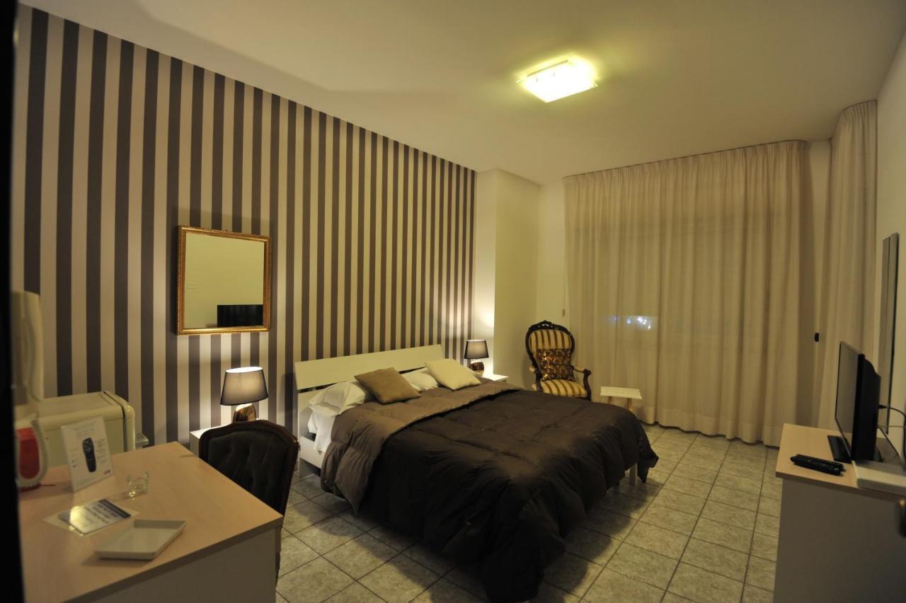 Quarantadue Quindici Hotel Termoli Buitenkant foto