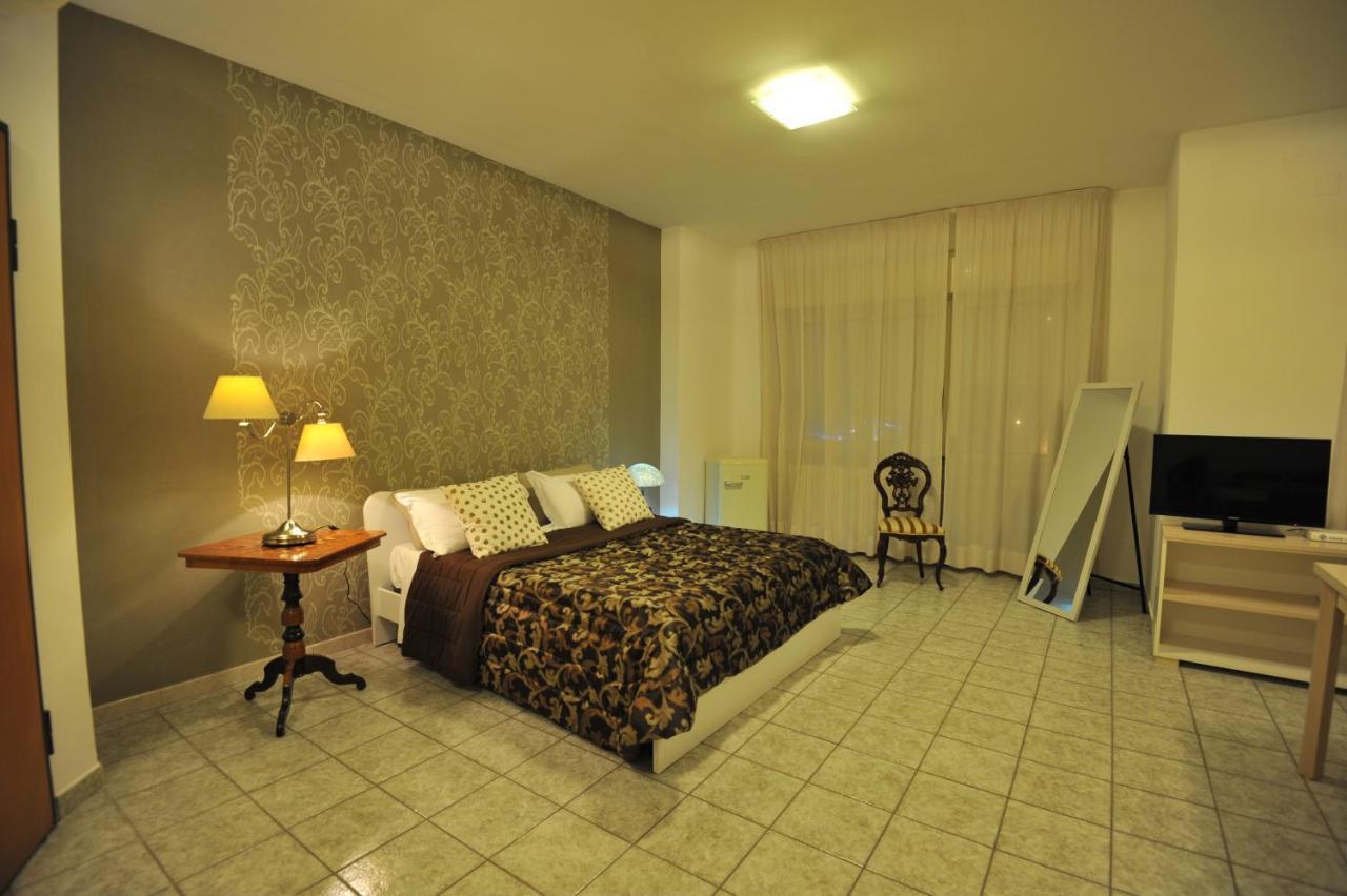Quarantadue Quindici Hotel Termoli Buitenkant foto